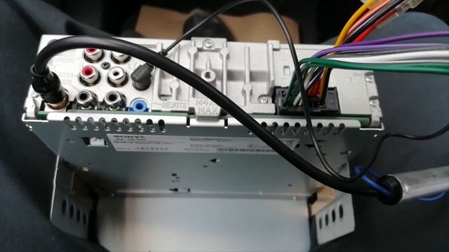 Sony DSX-B700 radio fitters review + basic install guide смотреть онлайн