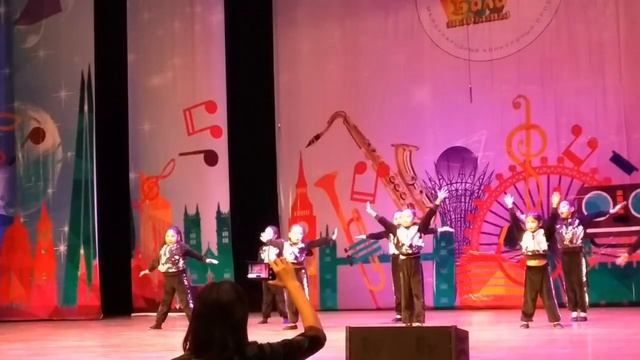 Ансамбль «Тұмар» студия «Artschool» Танец «Зебрики» смотреть онлайн