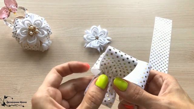 ? Нарядные бантики Канзаши в школу из лент?. Мастер Класс/Hair Bows tutorial DIY смотреть онлайн