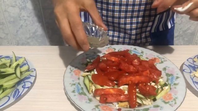 Лёгкий салат из филе курицы и картофеля фри/Муравейник смотреть онлайн