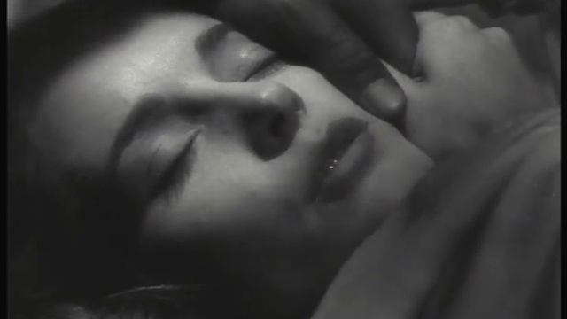 othello kills desdemona welles version смотреть онлайн