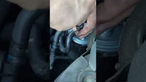 Замена топливного фильтра АУДИ а6с6 2.0 дизель #audi #A6C6 2.0 TDI