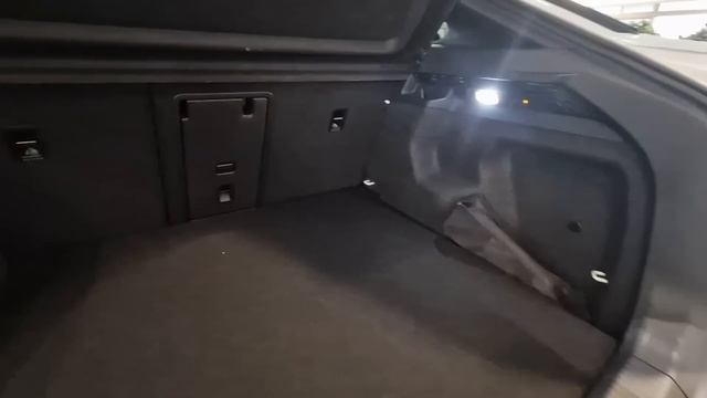 VW ID.5 sähköauto koeajossa. Pärjääkö Teslalle? Pikainen koeajolenkki. смотреть онлайн