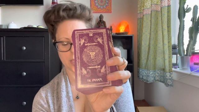 Light Visions Tarot (4th Ed.): Unboxing смотреть онлайн