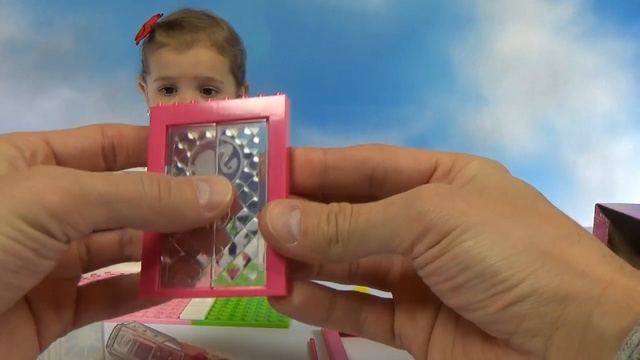 Барби с собачкой и кошечкой собираем из конструктора Mega Blocks Barbie with cat смотреть онлайн