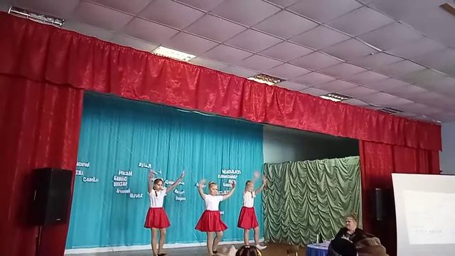 танец на 23 февраля Ах мамочка на саночках смотреть онлайн