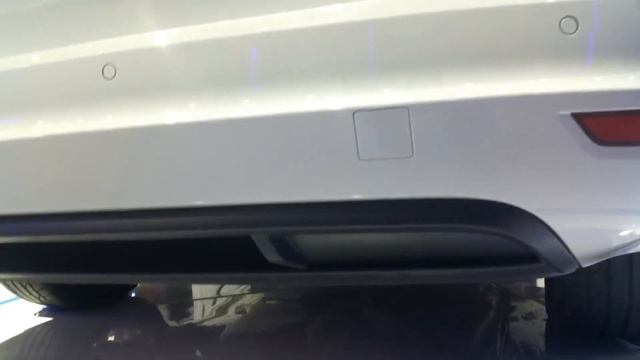 Volkswagen Sharan Review, Interior Exterior. New Sharan Depth Review, Walkaround Overview. 2017 201