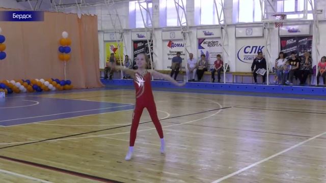 Итоговые выступления юных спортсменок секции спортивной аэробики СК "Кристалл". Июнь 2018 смотреть онлайн