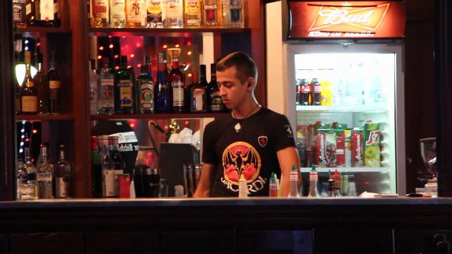 Вот такие бармены в Кабардинке смотреть онлайн