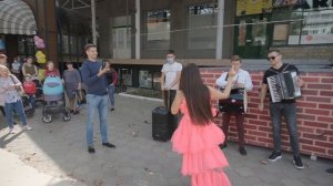 Группа Lume (Сергей и Ирина Ковальски) в ТЦ «Budapest». Кишинев, Ботаника. бывший ТЦ «Marmelad» 202