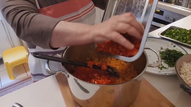 Салат осенний!Сельдерей Перец Лук Морковь!Домашняя еда Кухня Рецепты смотреть онлайн