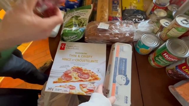 Напали на FOODBANK - продукты для бедных в Канаде из Фудбанка