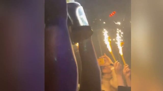 некоглай и мелстрой тусуются в сикрет руме ? смотреть онлайн