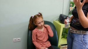 Vlog: Прокалываем уши Елизавете в салоне