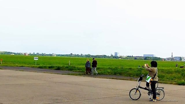 Airport Flughafen Berlin Tempelhof,history now. Mai 2010. History of Berlin, Geschichte von Berlin смотреть онлайн