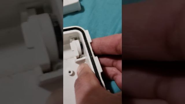 Replacing the shelter housing on a Davis Vantage Pro 2. смотреть онлайн