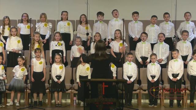 В моём сердце радость - поёт младший детский хор смотреть онлайн