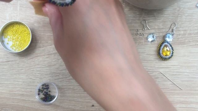 Сережки своими руками - как сделать сережки из плоской бусины и бисера. Порукодельничаем? смотреть онлайн