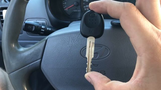 Не спешите менять замок зажигания если ключ в замке не поворачивается Hyundai Accent смотреть онлайн