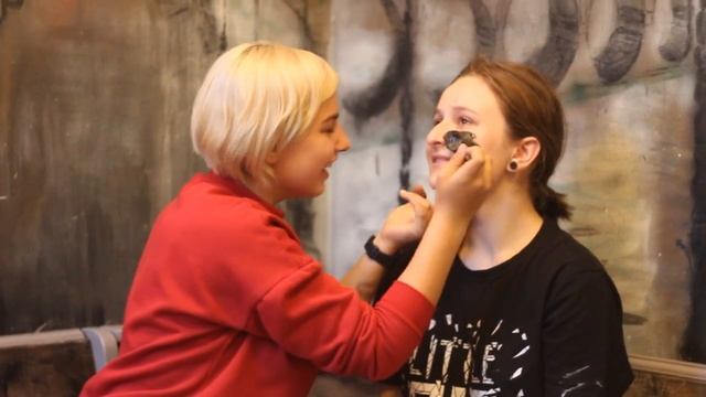 МАЗУТ НА ЛИЦО или DIY Черная Маска. смотреть онлайн