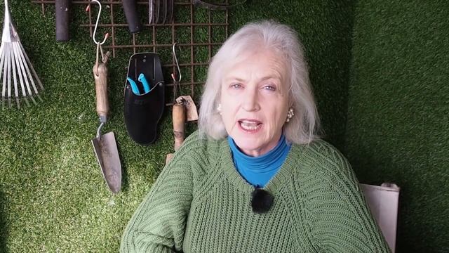 Early spring garden tips and tour - with pruning tips смотреть онлайн