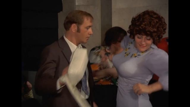 Энергичный танец смотреть онлайн