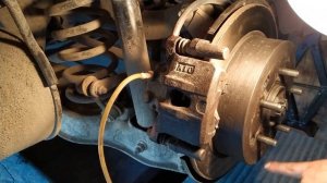 Как правильно заменить жидкость тормозной системы Mitsubishi Outlander XL