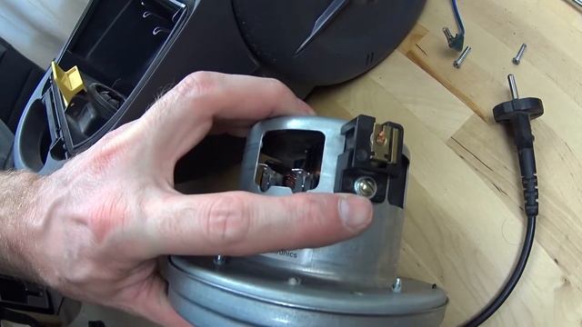 КАК РАЗОБРАТЬ ПЫЛЕСОС и ЗАМЕНИТЬ ДВИГАТЕЛЬ смотреть онлайн