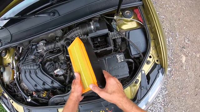 Рено Сандеро Степвей 2. Как ЗАМЕНИТЬ ВОЗДУШНЫЙ ФИЛЬТР. Двигатель Н4М (113 л.с.) смотреть онлайн