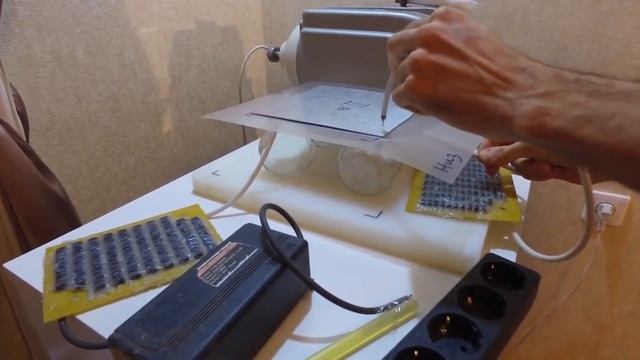 Где заряд в конденсаторе ? В диэлектрике ! смотреть онлайн