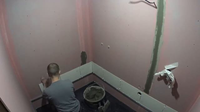 скоростная укладка плитки в ванной на пол и стены за 5 минут смотреть онлайн