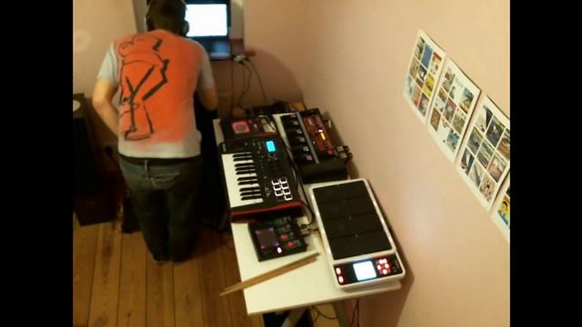 Live looping with a Boss rc300. Impulse 25. Massive. Kp3. Kp4. Roland octapad смотреть онлайн