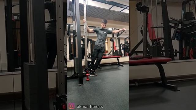 Махи в сторону в кроссовере ( для средней дельты) - техника выполнения смотреть онлайн