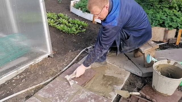 УКЛАДКА ПОЛИМЕРНО ПЕСЧАННОЙ ПЛИТКИ НА ЦЕМЕНТНО ПЕСЧАННЫЙ РАСТВОР смотреть онлайн