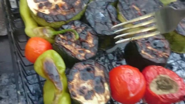 Цукини на углях. Один на даче... смотреть онлайн