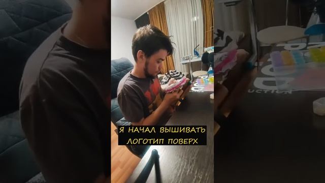 Как сделать брошь из бисера #inonecopy #швея #портной #custom #diy #апсайклинг #брошь #бисер смотреть онлайн