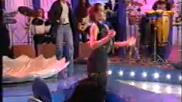 Tarkan & Hulya Avsar-Gül döktüm yollarina смотреть онлайн