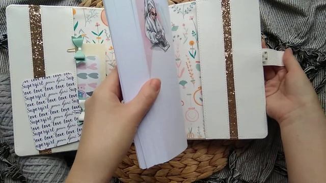 Белый планер с текстурой питон / кольцевой механизм / формат А5 смотреть онлайн