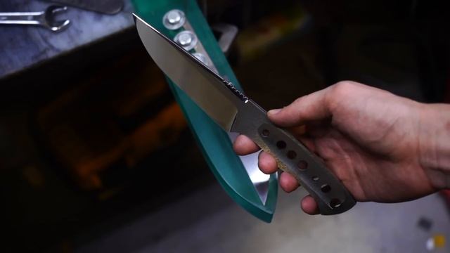 Делаю Нож из секретной дедовской нержавейки на 67 HRC смотреть онлайн