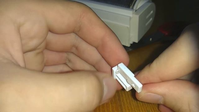 Крепление лески на рулонную штору Delfa. Новое крепление штор Delfa. Delfa с планкой 2019