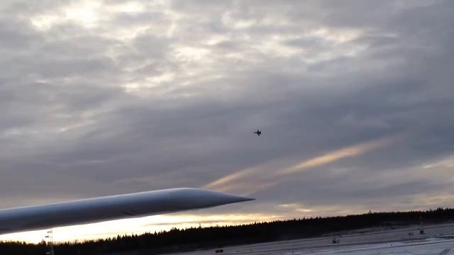 Finnish Air Force - Hornet F-18 at Tampere airport - awesome!! смотреть онлайн
