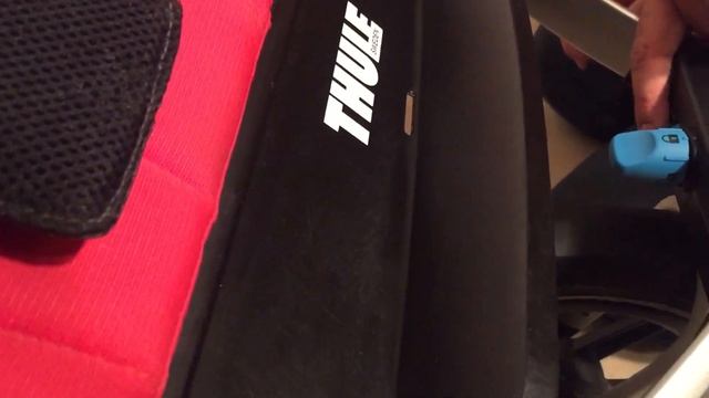 How to Adjust the Tilt on the Front Wheel of a Thule Urban Glide смотреть онлайн