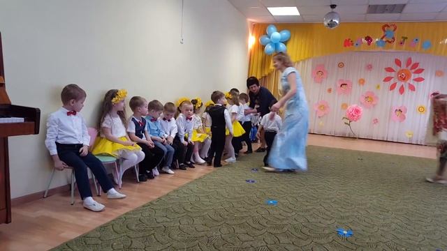 Утренник 8 марта в детском саду. Концерт для бабушек и мам. March 8 In The Kidsclub