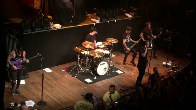 Falling in Reverse - There's No Sympathy For The Dead Live смотреть онлайн