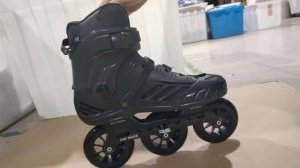 Профессиональные роликовые коньки с колесами в ряд 3 колеса, скоростные ролики.