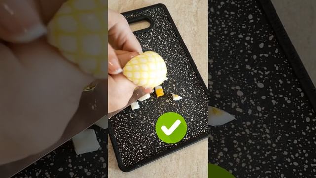 как быстро нарезать Яйца? смотреть онлайн