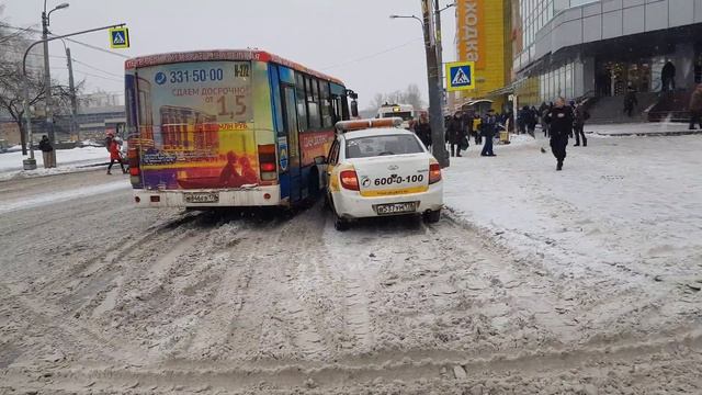 Куда смотреть сотрудники гаи это ужасно не давно было ддп и за этих маршрутов 272 где закон ??? смотреть онлайн