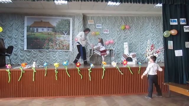 И опять выступления родителей с детьми в школе смотреть онлайн