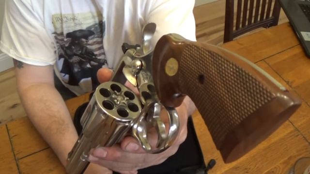 Colt Python. My new zombie gun смотреть онлайн