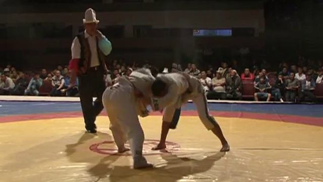 Спорт. Кыргызская Национальная борьба классического стиля. Чемпионат Кыргызстана-2016. Часть 1 смотреть онлайн